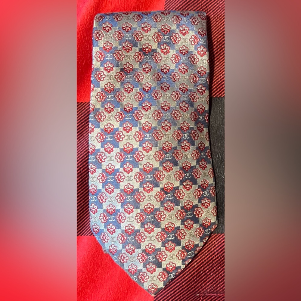 Chanel Neck Tie - Authentic and Like new! - Picture 2 of 8